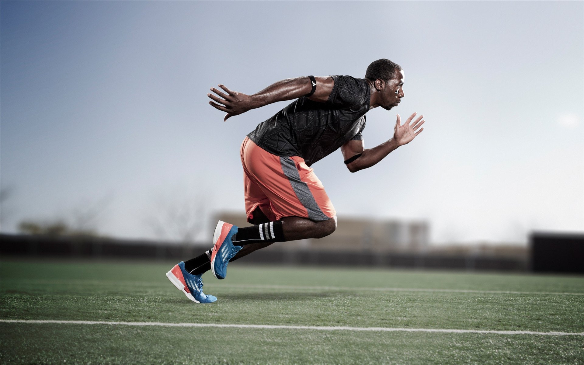 米兰体育平台登录入口-英超球队基于GPS数据调整赛季体能分配策略，英超身体素质